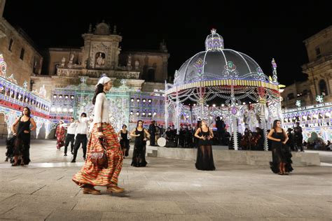 La sfilata Dior a Lecce: tra arte, bellezza e pizzica